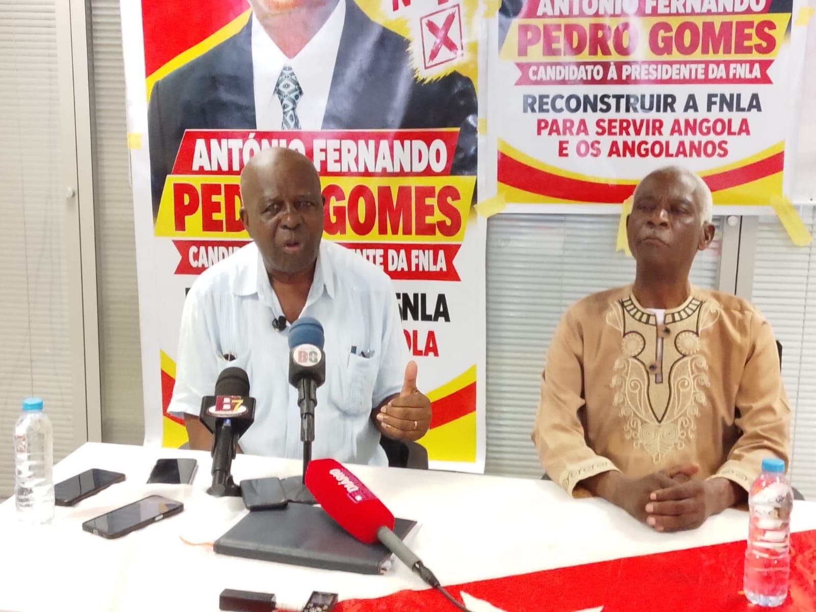 Fernando Pedro Gomes pede voto de confiança aos delegados da FNLA para vencer o VI Congresso Extraordinário
