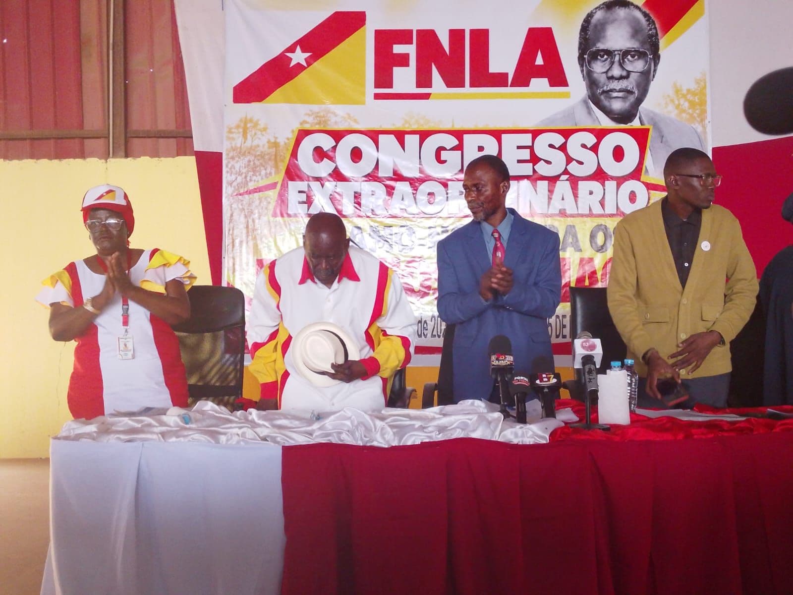 FNLA escolhe amanhã novo presidente entre sete candidatos à liderança do partido