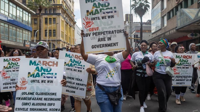 Xenofobia: Migrante espancado até a morte por grupo de 50 indivíduos na África do Sul