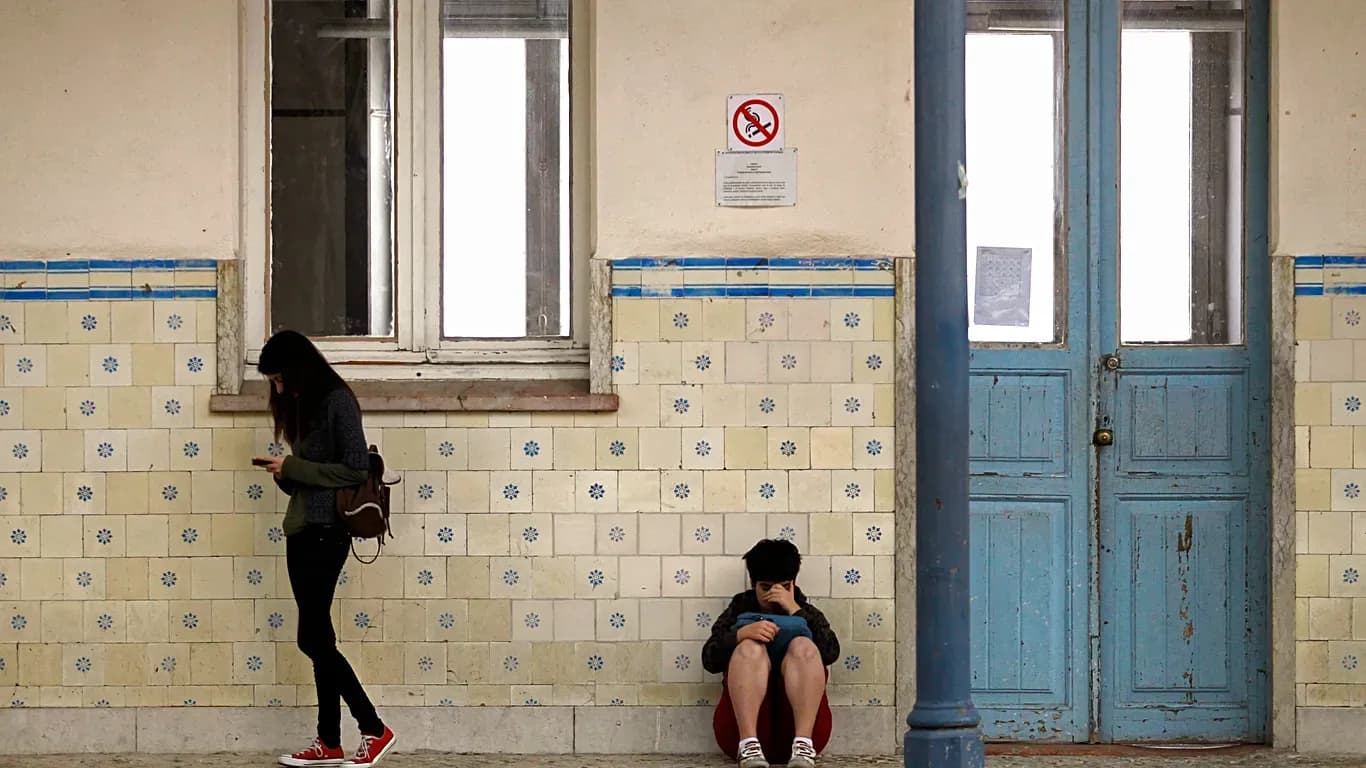 Atrasos e falhas na divulgação dos exames deixam centenas de alunos sem nota