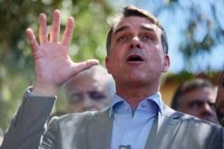 Flávio Bolsonaro promete recuperar programa de apoio ao sector de eventos encerrado por Lula