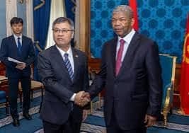 João Lourenço recebe cumprimentos de despedida do embaixador do Vietname em Angola