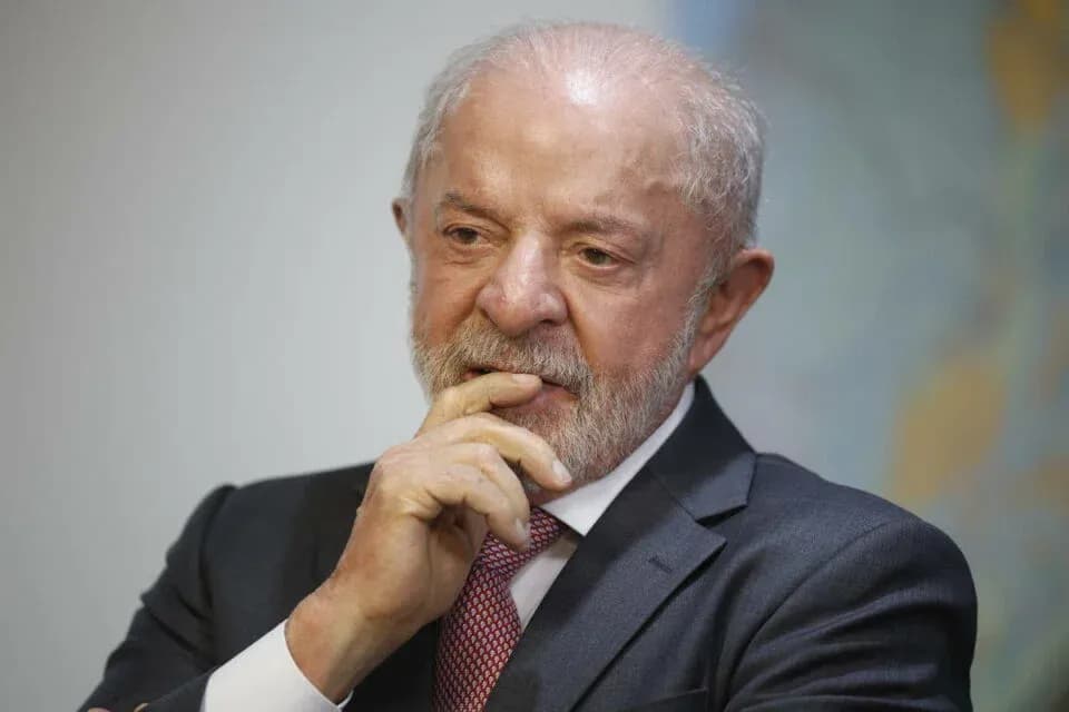 Lula evita confronto diplomático com Trump após saída de Flávio Bolsonaro para os EUA