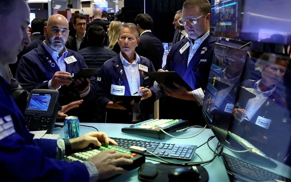Wall Street avança na abertura enquanto petróleo recua mais de 3%