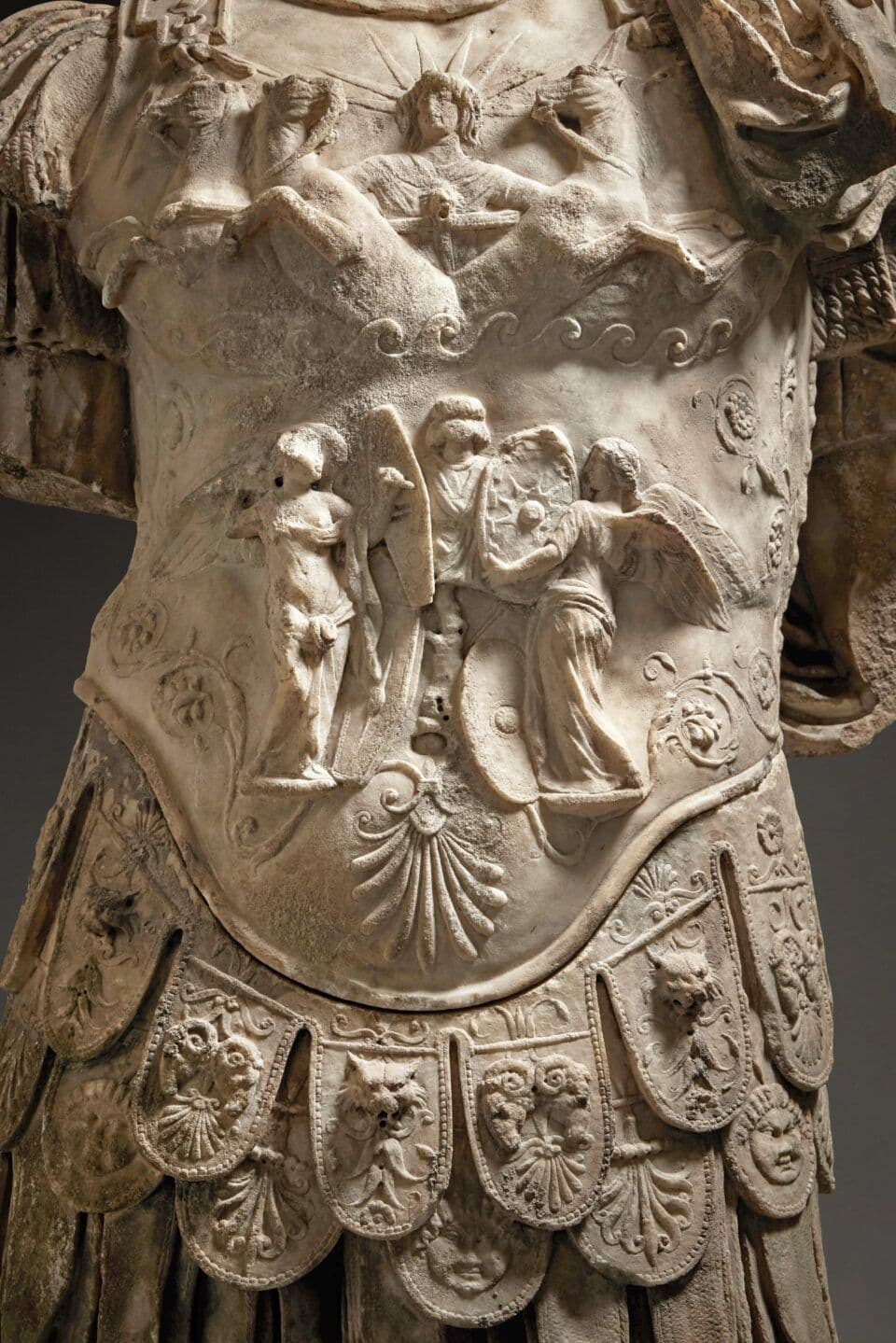 Torso de imperador romano vendido por 34,3 milhões de dólares e bate recorde mundial
