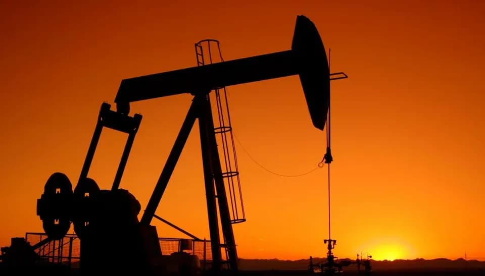 Brent sobe 2,40% e encerra Outubro nos 117,64 dólares por barril